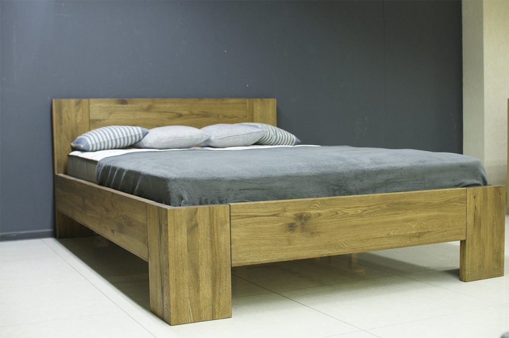 кровать из массива дуба талер
