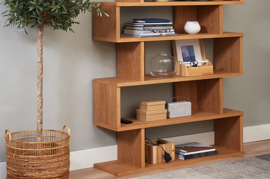 Стеллаж из дуба в натуральном цвете