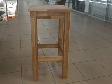 Барный стул из дуба