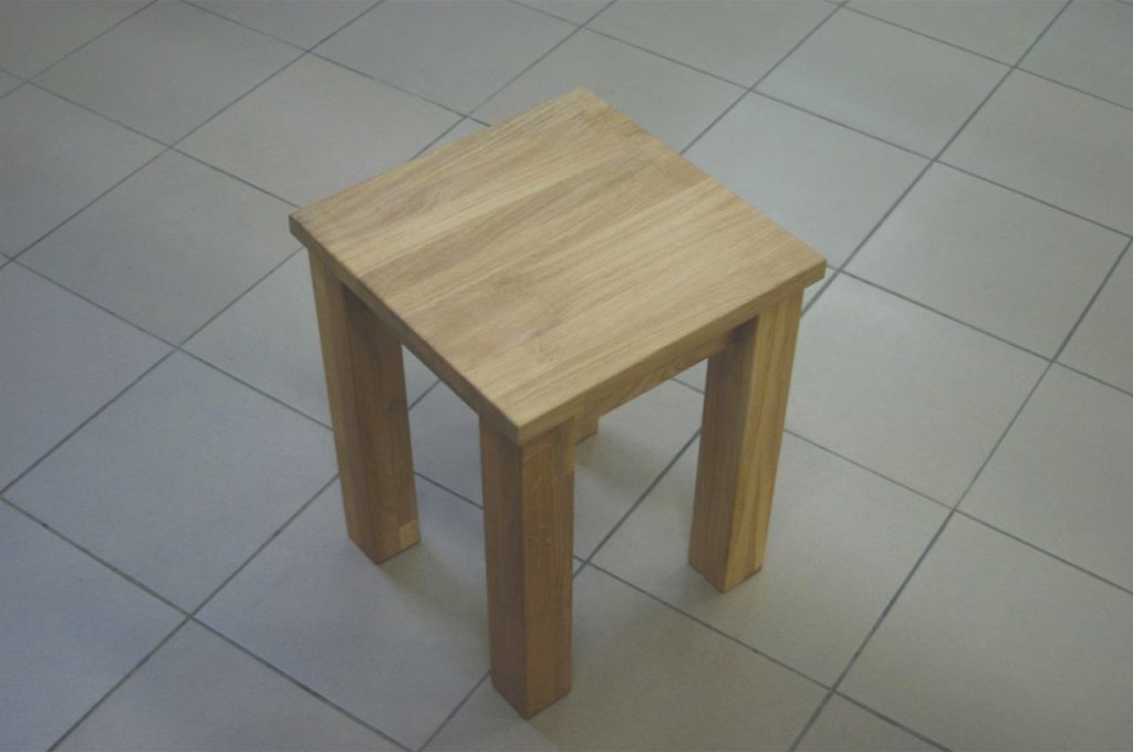 стул из массива дуба